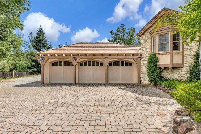 Building Photo - 15219 Sobey Rd