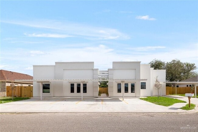 Foto del edificio - 14 W Harrison Ave