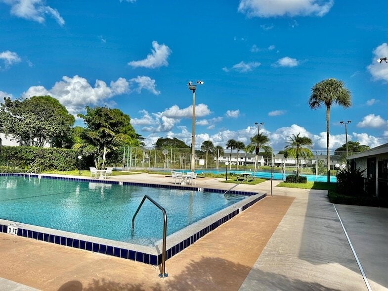 Foto principal - 5704 Channel Dr