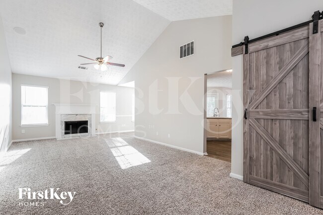 Foto del edificio - 5321 Regency Lake Ct