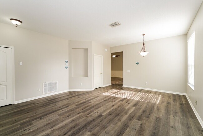 Foto del edificio - 18201 Hollyhills Way