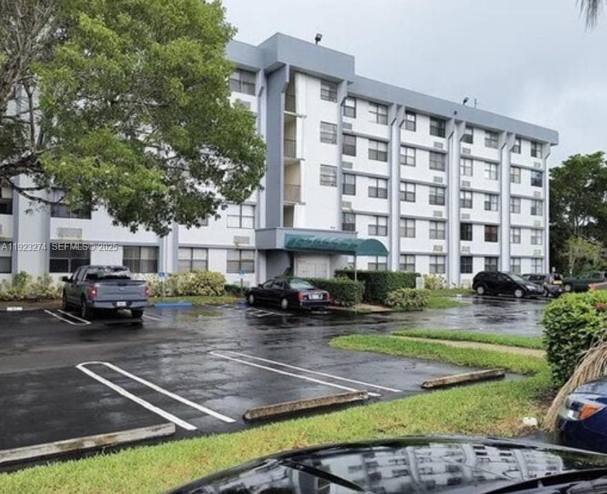 Primary Photo - 2501 Riverside Dr