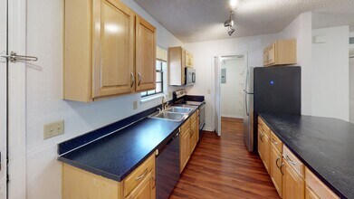 Interior Photo - Cambridge Woods