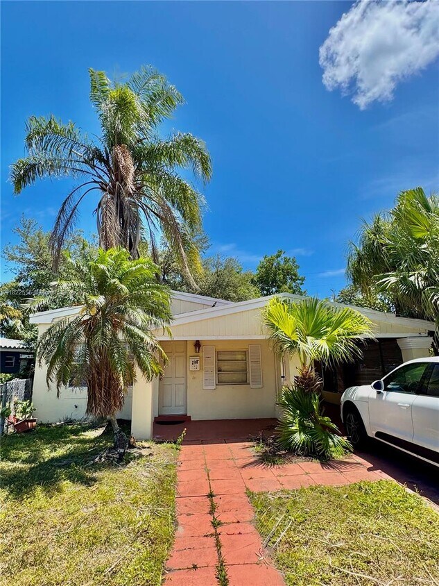 Foto principal - 2100 NE 173rd St