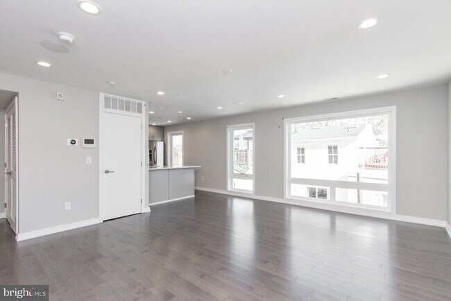 Foto del edificio - 712 S Sartain St