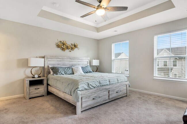 Foto del edificio - Fully Furnished 3 Bedroom 2.5 Bath Townhom...