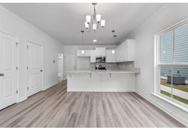 Building Photo - 3032 Stanhope Dr