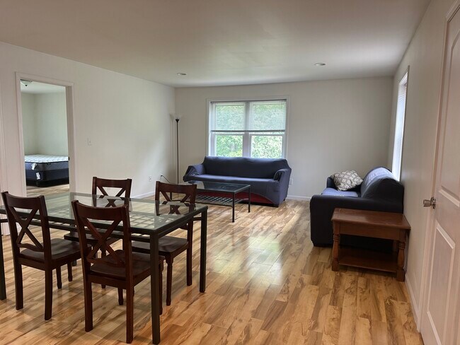 Foto del edificio - 175 Kendall Ave