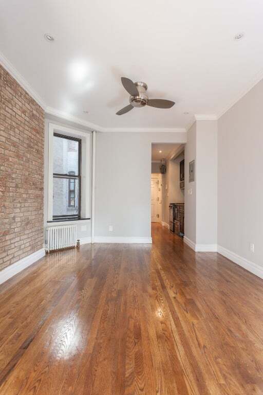 Building Photo - 250 Mott St