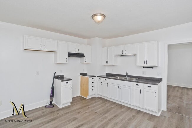 Building Photo - 98-100 Prospect St