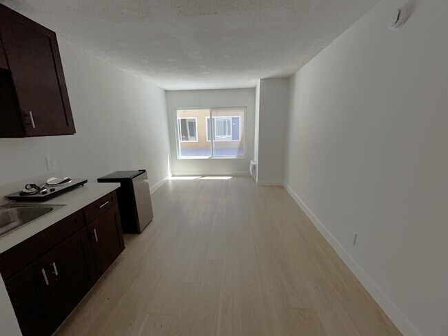 Foto del edificio - 535 S Catalina St