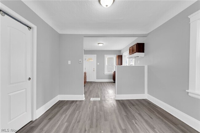 Building Photo - 18810 Arrowhead Ave