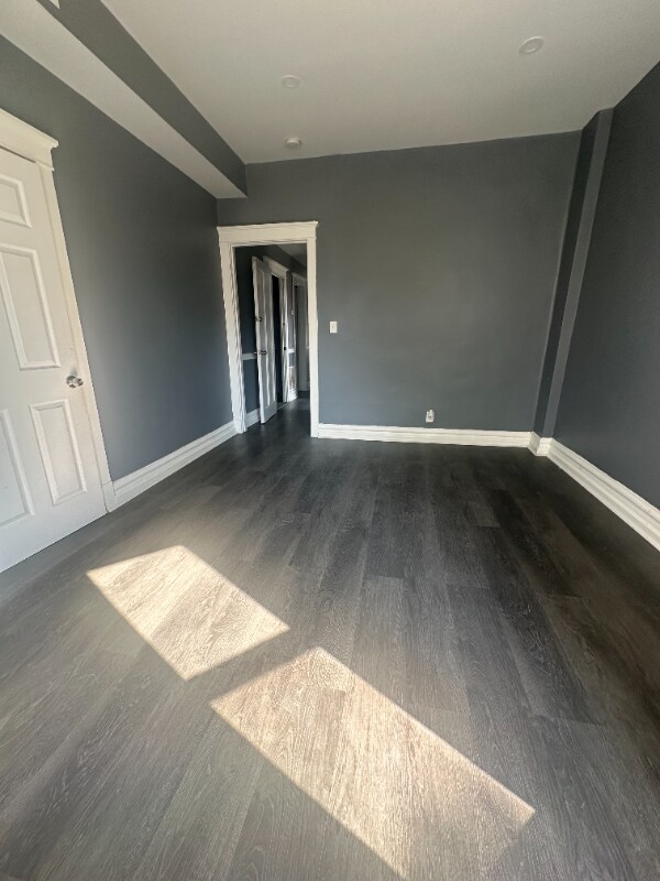 Foto del edificio - 2405 S Troy St