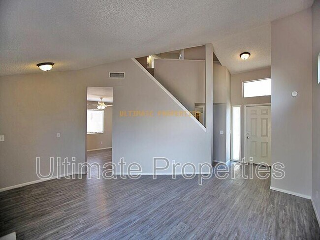 Building Photo - 8138 W Shangri-la Rd