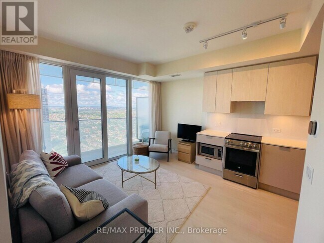 Building Photo - 3900-3900 Confederation Pkwy