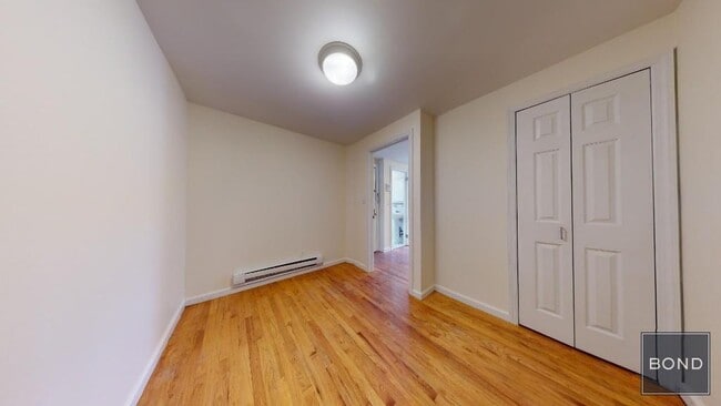 Building Photo - 273 Mott St