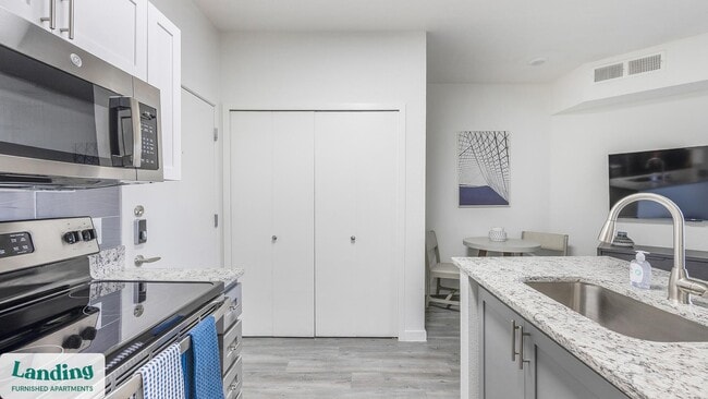 Foto del edificio - 1811 E Apache Blvd