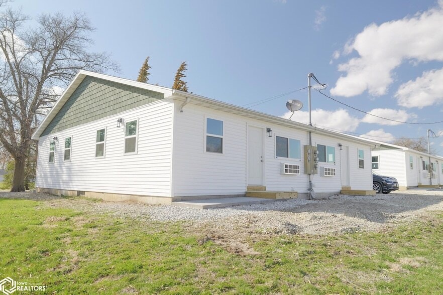 Primary Photo - 10994 115th Ave