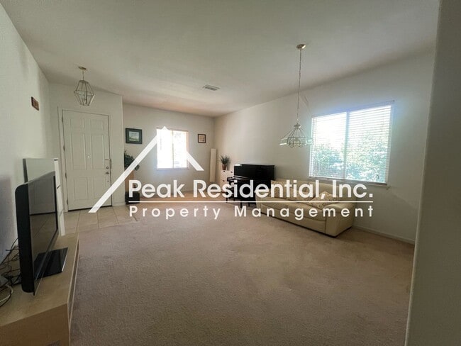 Building Photo - Wonderful 4bd/2ba Natomas Home!