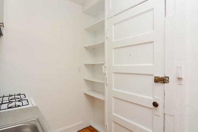 Building Photo - 3302 W Schubert Ave
