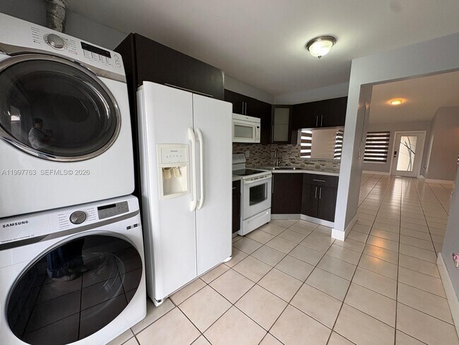 Foto del edificio - 8391 SW 148th Ave