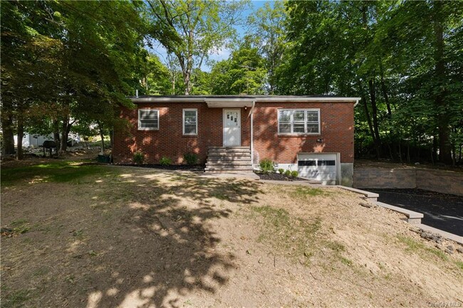 Building Photo - 467 Saddle River Rd