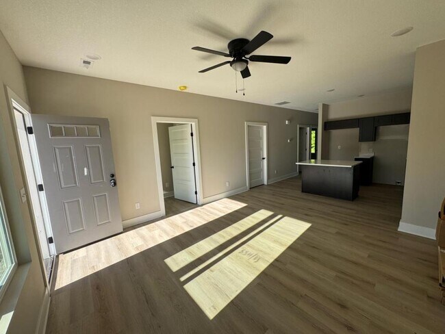 Foto del edificio - 5501 N Bressler Dr