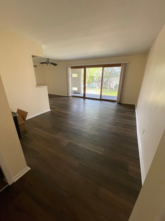 Building Photo - 8529 Kennedy Cir