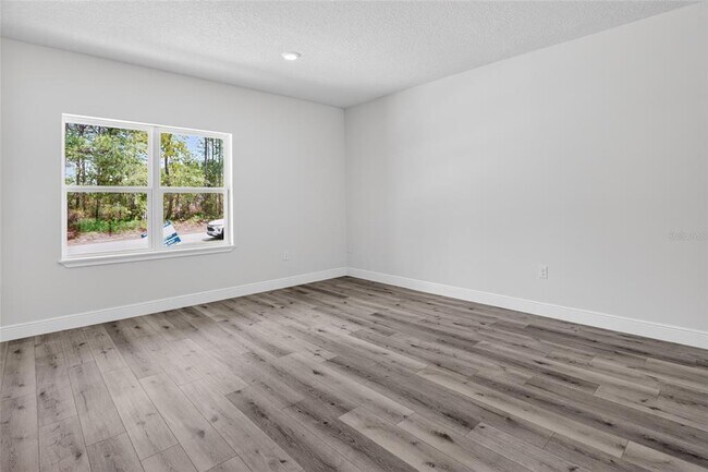 Foto del edificio - 7938 N Maltese Dr