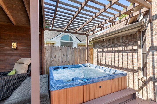 Foto del edificio - 6820 Hickory Hollow Ln