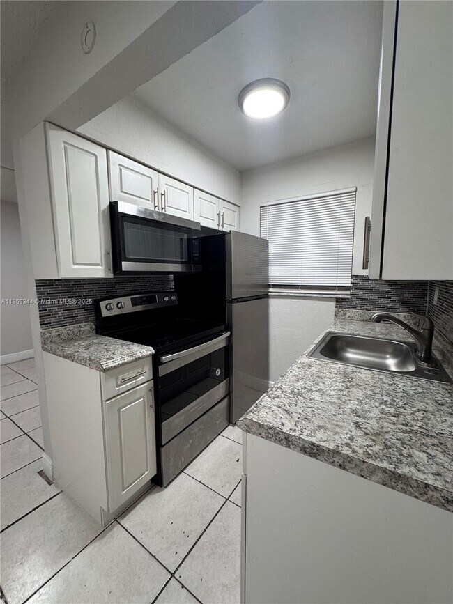 Foto del edificio - 2137 Hayes St