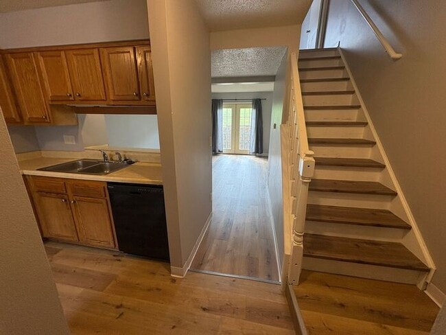 Building Photo - $1,700 | 4 Bedroom, 2.5 Bathroom House | Pet Friendly | Available for IMMEDIATE Move In!