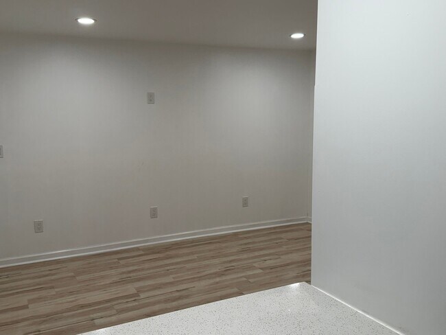 Foto del edificio - 2530 Peachwood Cir NE