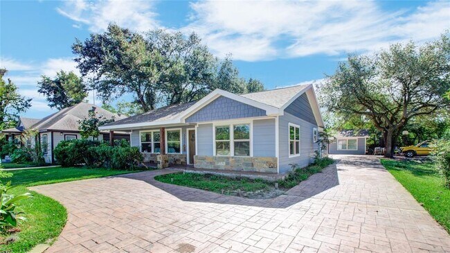 Building Photo - 5002 Old Spanish Trail