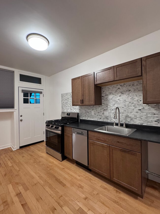 Building Photo - 4752 N Virginia Ave