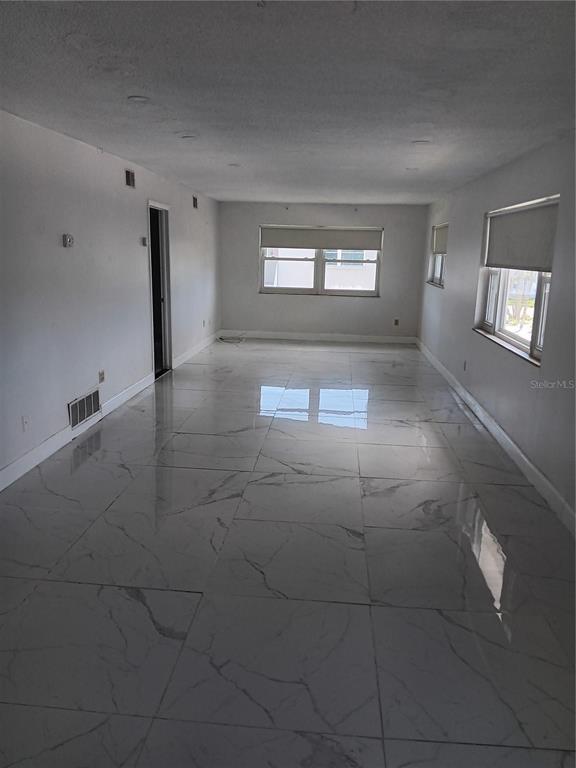 Foto del edificio - 5287 81st St N