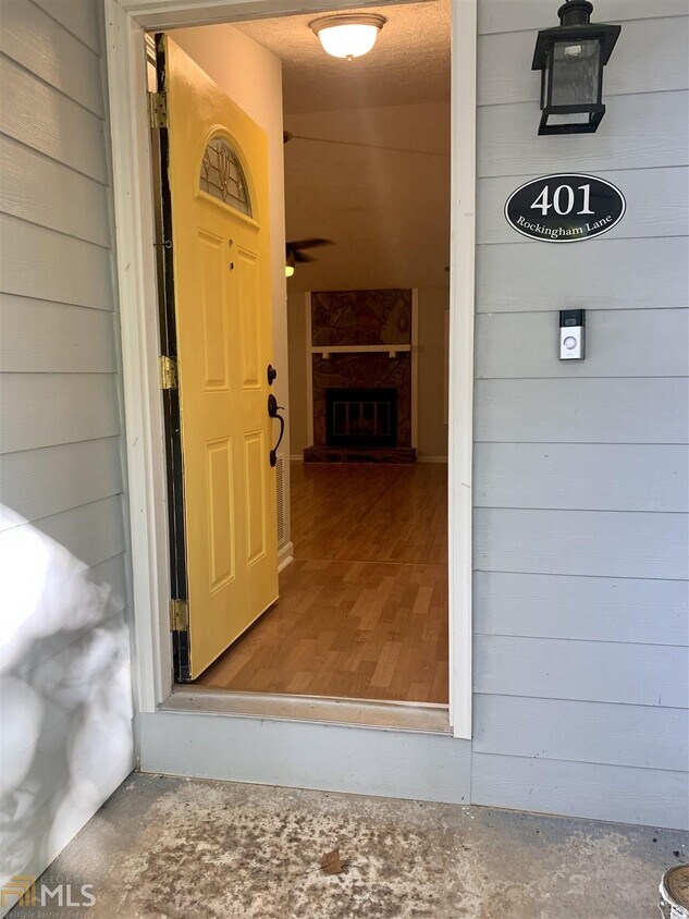 Foto principal - 401 Rockingham Ln