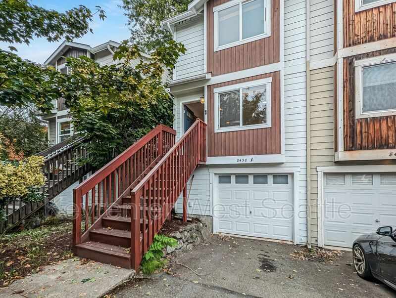 Foto principal - 8450A 25th Ave SW