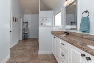 Building Photo - 5461 Everlook Cir