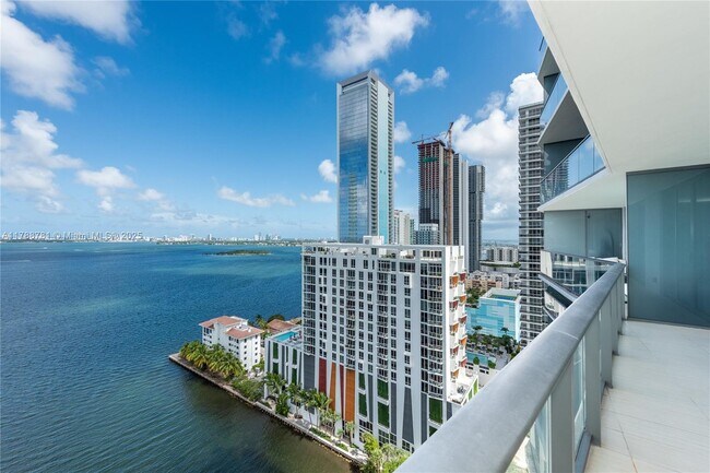 Foto del edificio - 460 NE 28th St