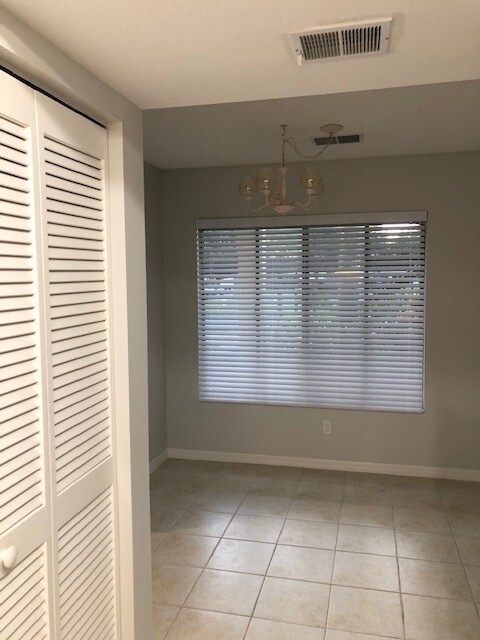 Kitchen - Breakfast Nook - 1801 E Lake Rd
