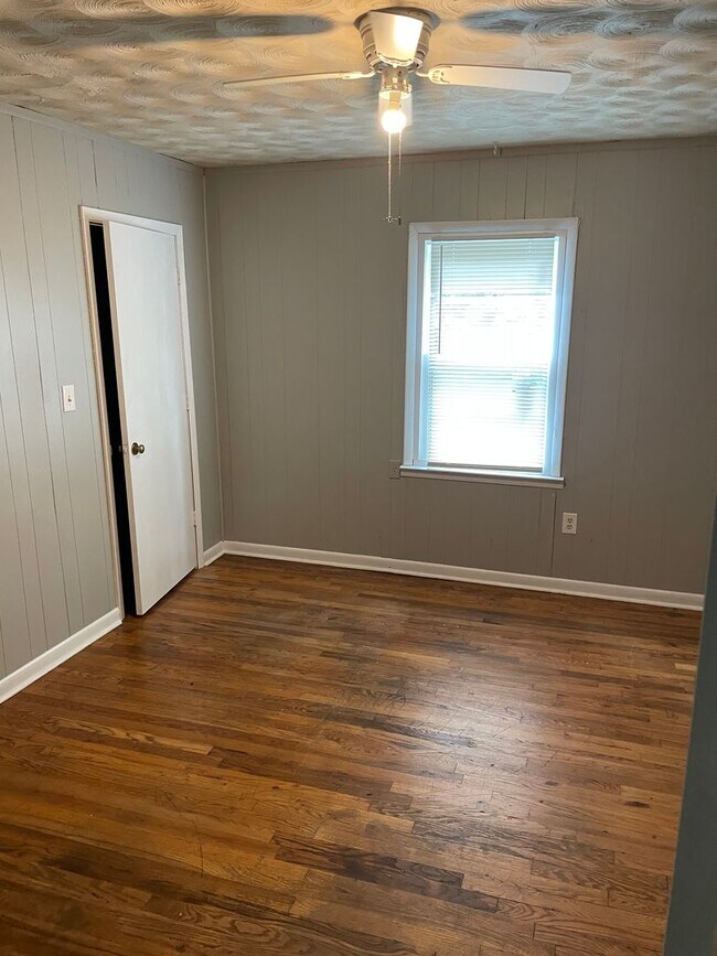 Foto del edificio - 2 bed 1 bath duplex