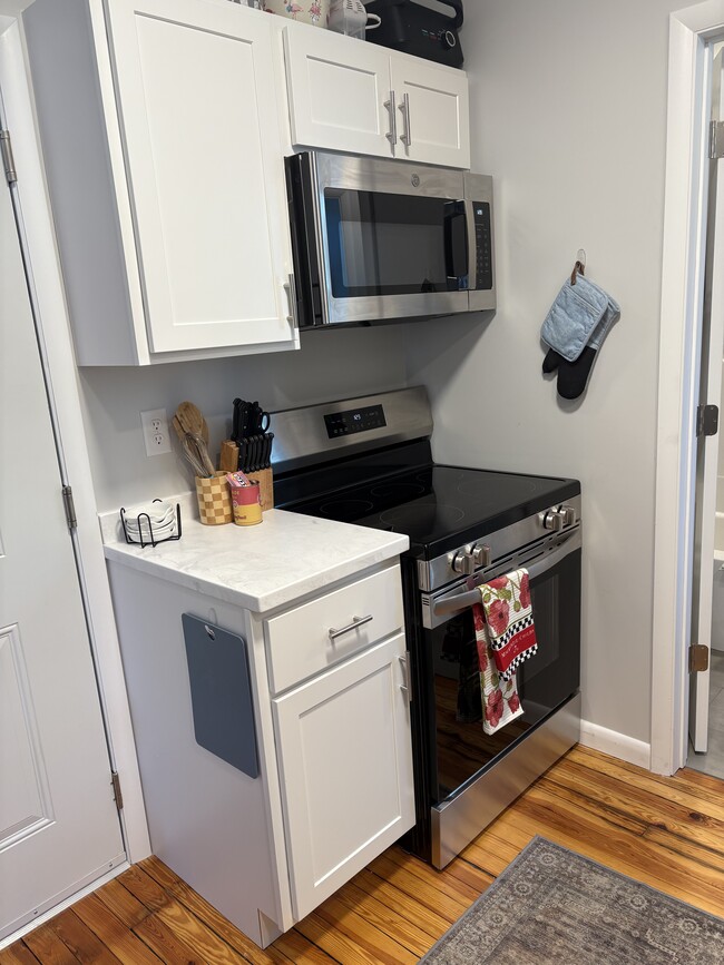 Building Photo - 216 Main St