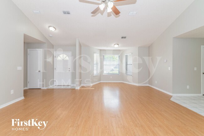 Foto del edificio - 8445 Hamden Rd