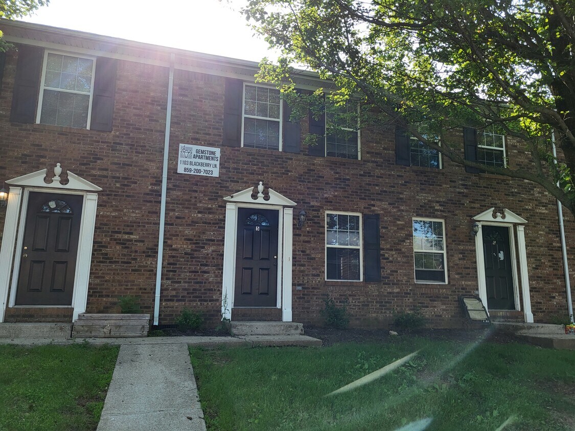 Foto principal - 1103 Blackberry Ln