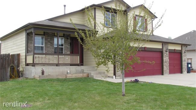 Primary Photo - 203 Hawthorn St