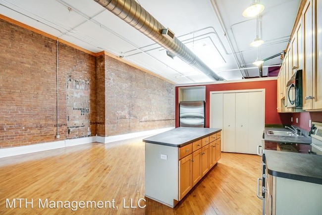 Building Photo - 3 br, 2 bath Apartment - 109 S Washington