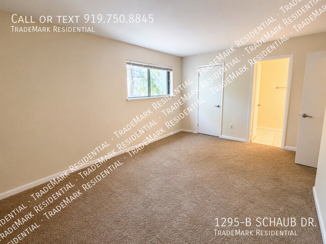 Foto del edificio - 1295-B SCHAUB DR.-