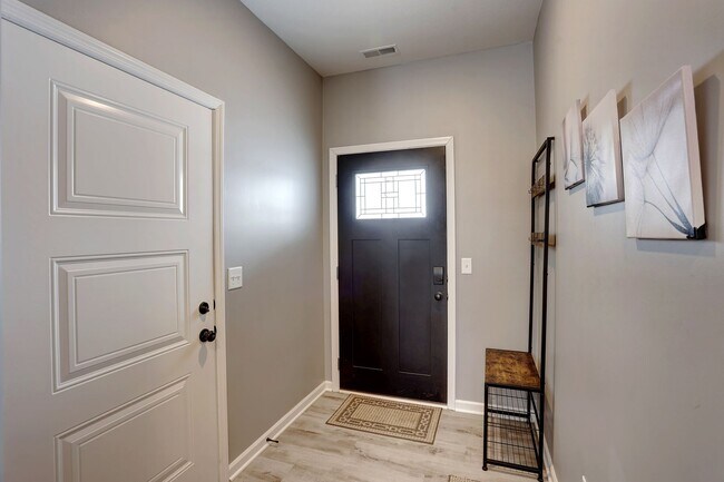 Foto del edificio - New 3Br, 2.5 Bath @ Willow Cascades!