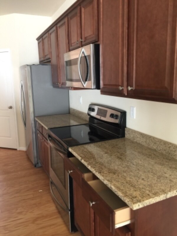 111 Mount Vernon Ct, Smithfield, VA 23430 Townhouse for Rent in